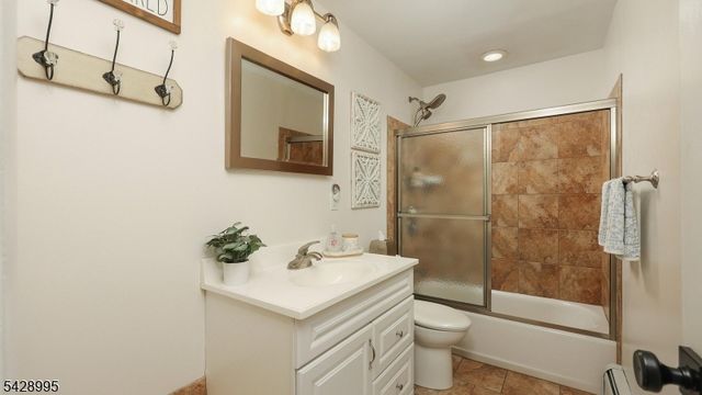 47 Miliken Rd, Woodbridge Twp., NJ 07067