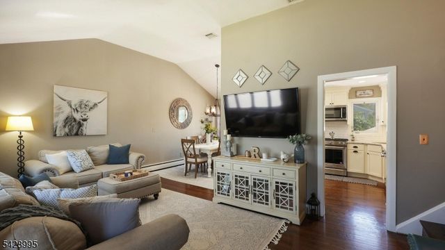 47 Miliken Rd, Woodbridge Twp., NJ 07067