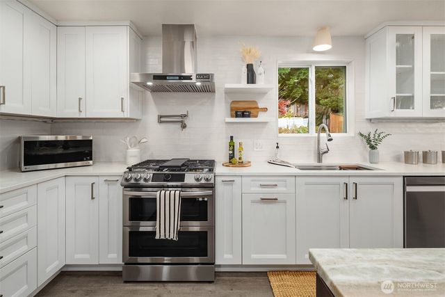 1221 Coronado Place, Edmonds, WA 98020