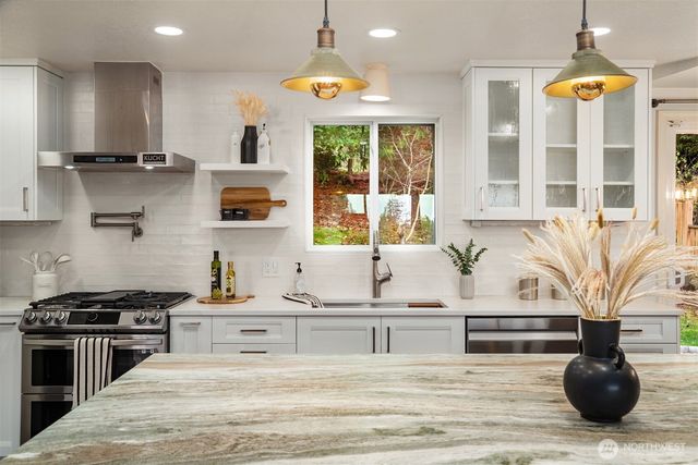 1221 Coronado Place, Edmonds, WA 98020