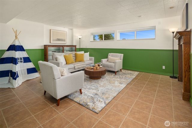 1221 Coronado Place, Edmonds, WA 98020