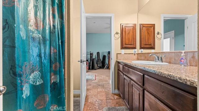 10271 Clover, Hesperia, CA 92344