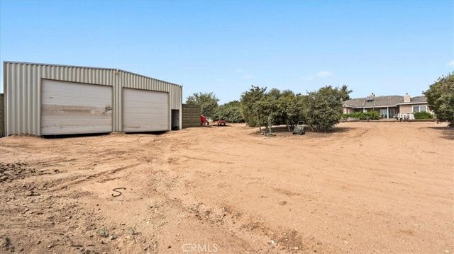 10271 Clover, Hesperia, CA 92344