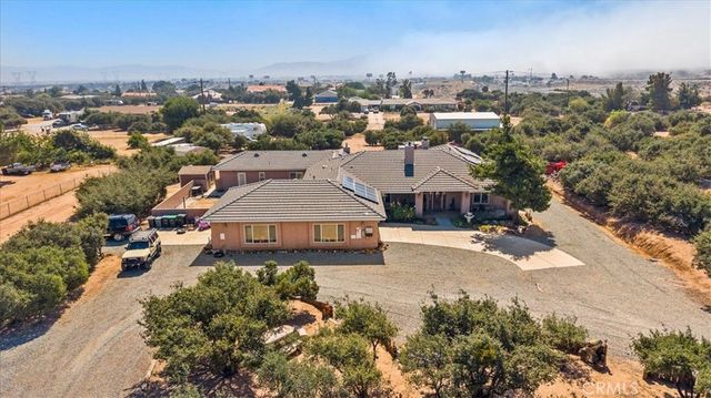 10271 Clover, Hesperia, CA 92344