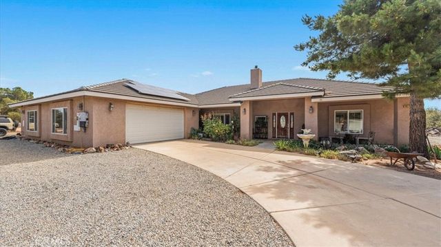 10271 Clover, Hesperia, CA 92344