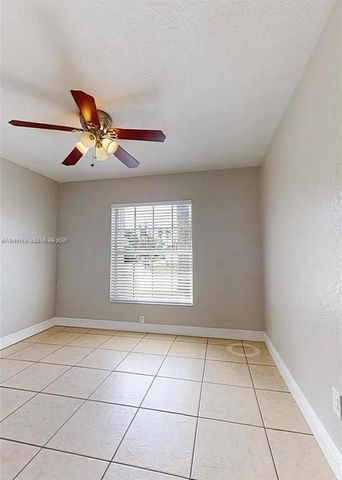 14001 Oak Ridge Dr, Davie, FL 33325