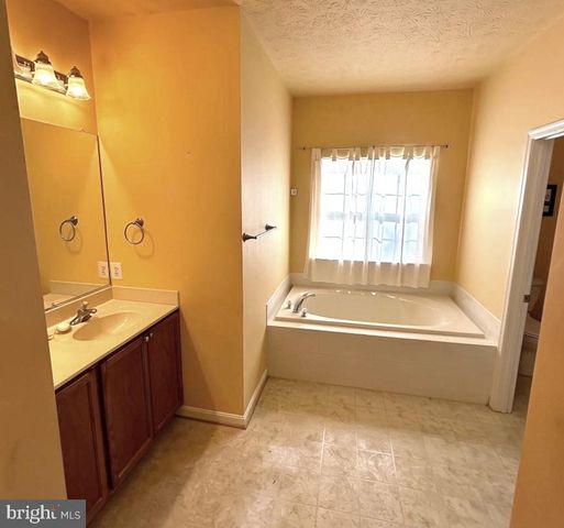 607 LIBERTY BLVD, Locust Grove, VA 22508