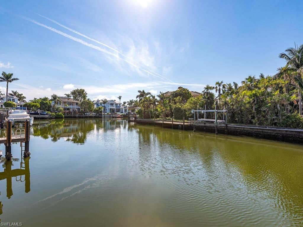 688 21st AVE S, NAPLES, FL 34102 — photo 4