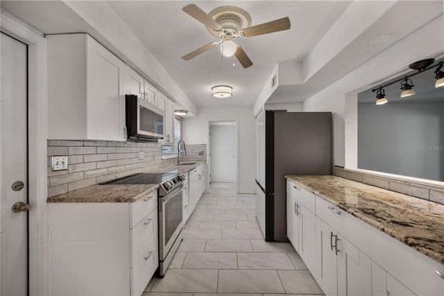528 S LARRY CIRCLE, Brandon, FL 33511
