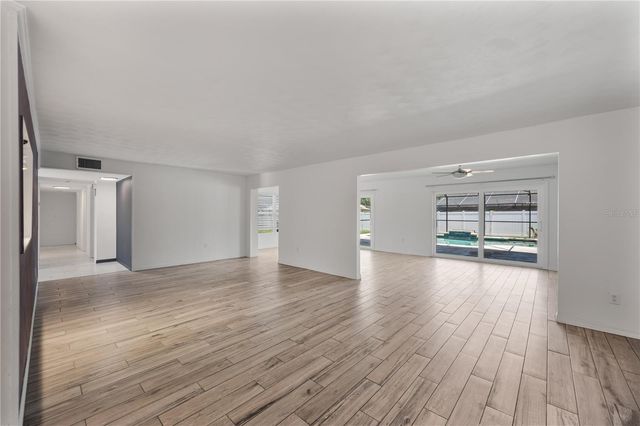 528 S LARRY CIRCLE, Brandon, FL 33511
