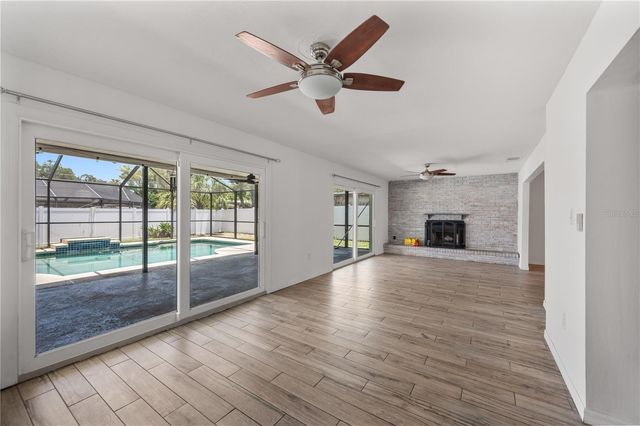 528 S LARRY CIRCLE, Brandon, FL 33511
