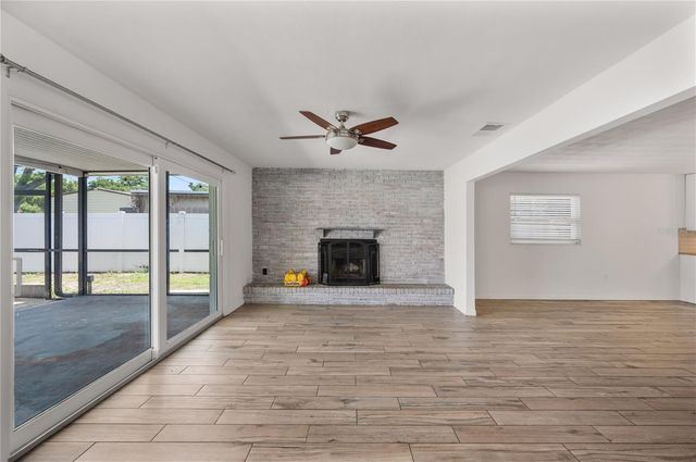 528 S LARRY CIRCLE, Brandon, FL 33511