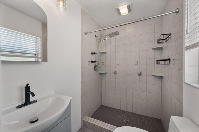 528 S LARRY CIRCLE, Brandon, FL 33511