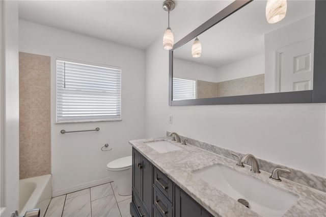 528 S LARRY CIRCLE, Brandon, FL 33511
