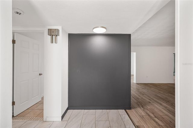 528 S LARRY CIRCLE, Brandon, FL 33511