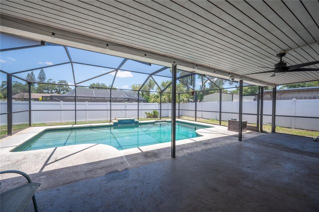 528 S LARRY CIRCLE, Brandon, FL 33511