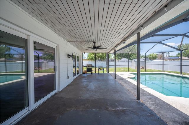 528 S LARRY CIRCLE, Brandon, FL 33511