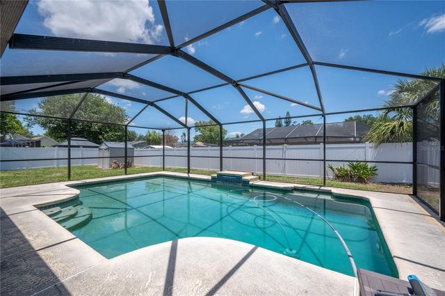 528 S LARRY CIRCLE, Brandon, FL 33511