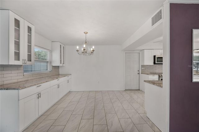 528 S LARRY CIRCLE, Brandon, FL 33511