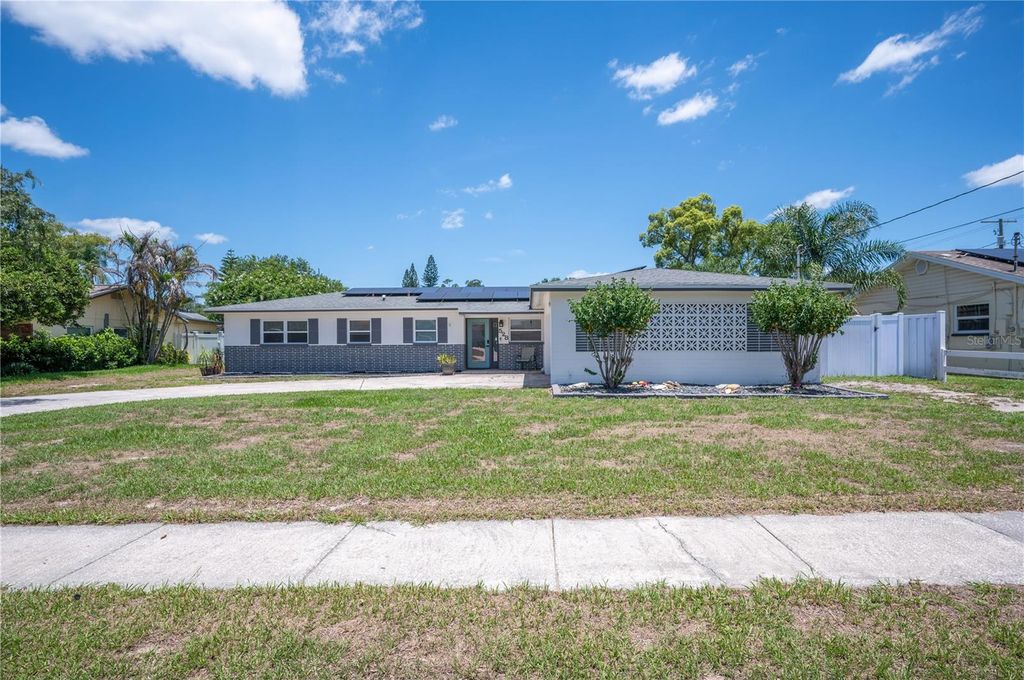528 S LARRY CIRCLE, Brandon, FL 33511