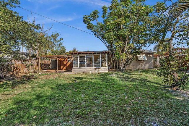 4214 SW 49th Ct, Dania Beach, FL 33314