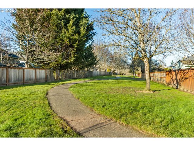 1328 Ne PARKSIDE Dr, Hillsboro, OR 97124