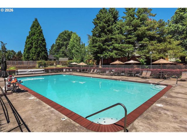 1328 Ne PARKSIDE Dr, Hillsboro, OR 97124