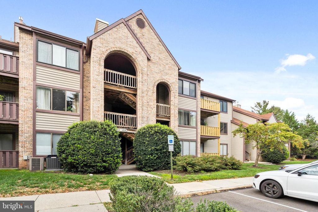 4610-B ABERDEEN DR, Mount Laurel, NJ 08054