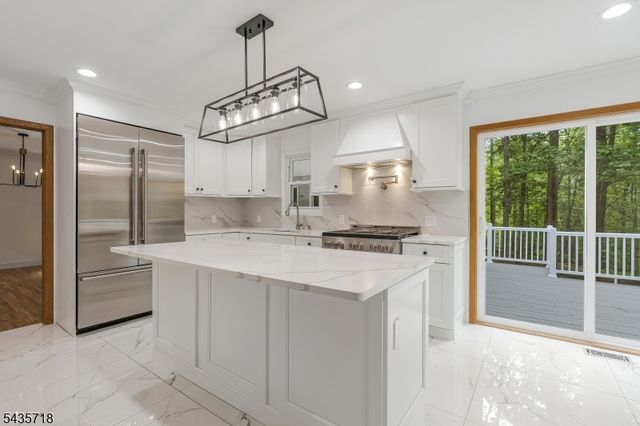 1 Fernwood Road, Warren Twp., NJ 07059