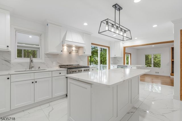 1 Fernwood Road, Warren Twp., NJ 07059