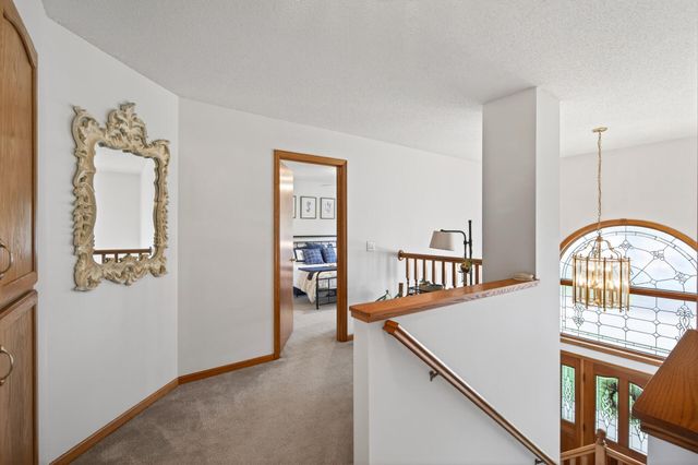 7855 Upper 26th Street N, Oakdale, MN 55128