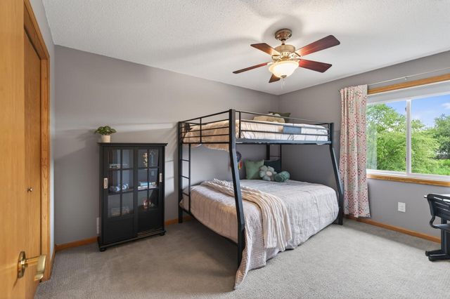 7855 Upper 26th Street N, Oakdale, MN 55128