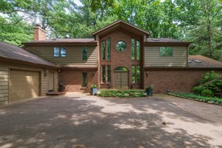 7129 Lakeridge Place, Kalamazoo, MI 49009
