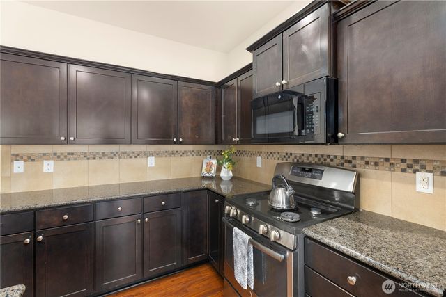 3053 EAGLE Loop NE, Lacey, WA 98516