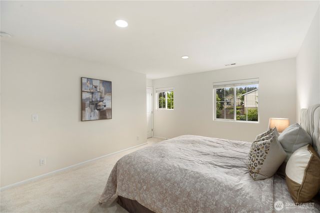 3053 EAGLE Loop NE, Lacey, WA 98516