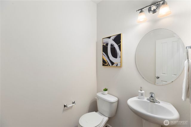 3053 EAGLE Loop NE, Lacey, WA 98516