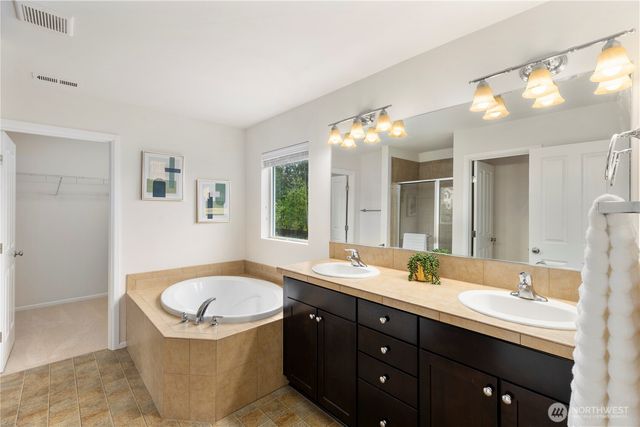 3053 EAGLE Loop NE, Lacey, WA 98516