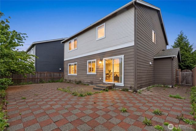 3053 EAGLE Loop NE, Lacey, WA 98516