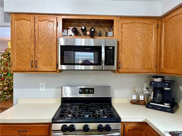 134 Holiday Lane, Hamburg, NY 14075