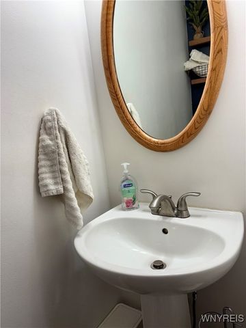 134 Holiday Lane, Hamburg, NY 14075