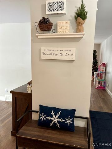 134 Holiday Lane, Hamburg, NY 14075