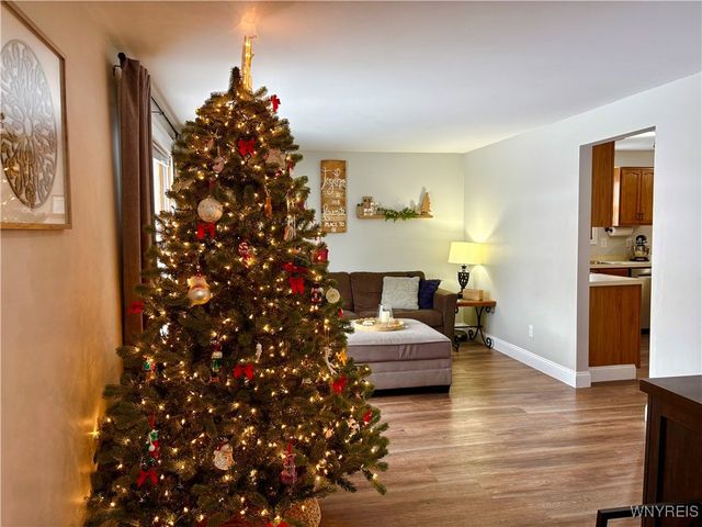 134 Holiday Lane, Hamburg, NY 14075