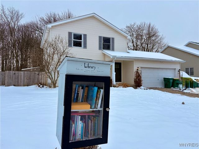 134 Holiday Lane, Hamburg, NY 14075