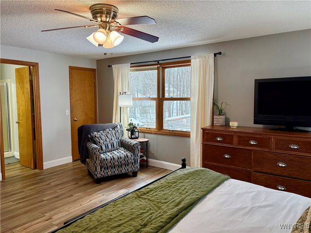 134 Holiday Lane, Hamburg, NY 14075