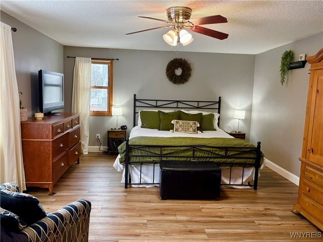 134 Holiday Lane, Hamburg, NY 14075