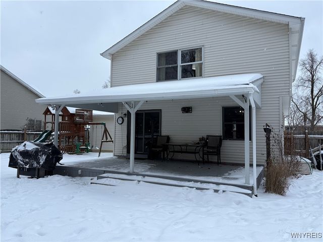 134 Holiday Lane, Hamburg, NY 14075