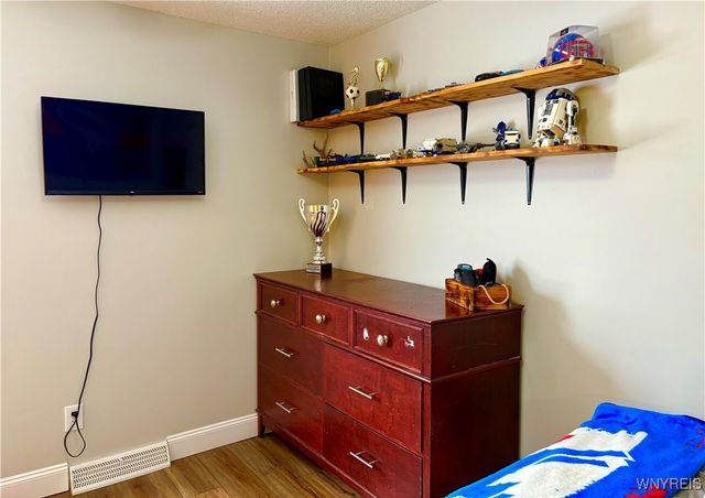 134 Holiday Lane, Hamburg, NY 14075