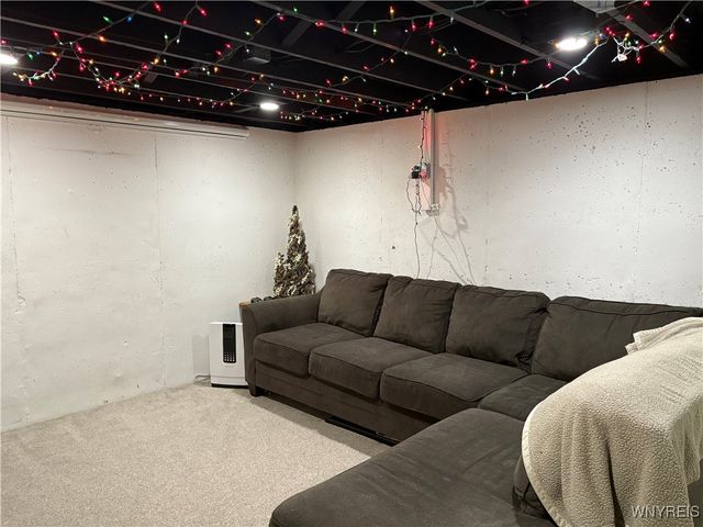 134 Holiday Lane, Hamburg, NY 14075