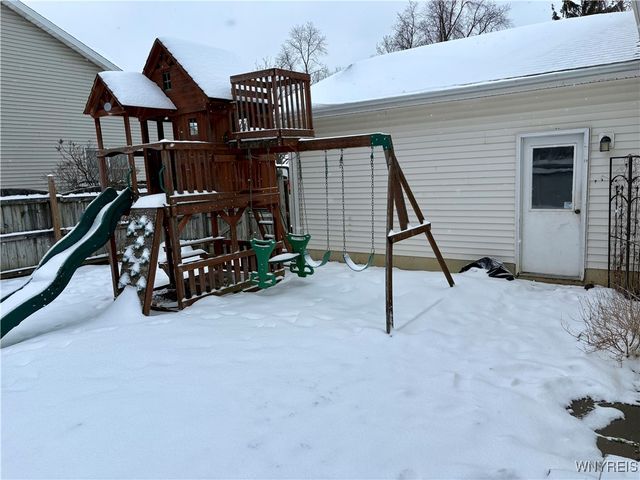 134 Holiday Lane, Hamburg, NY 14075