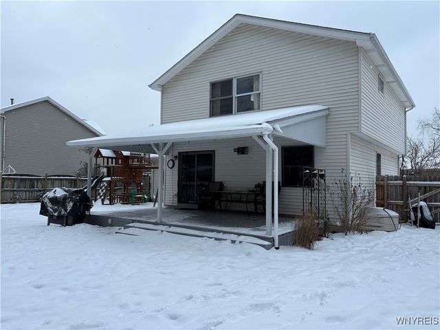 134 Holiday Lane, Hamburg, NY 14075